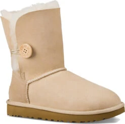 UGG Women's Bailey Button II -Ugg ugg bailey button ii sand 1016226 san 21228.1568902872